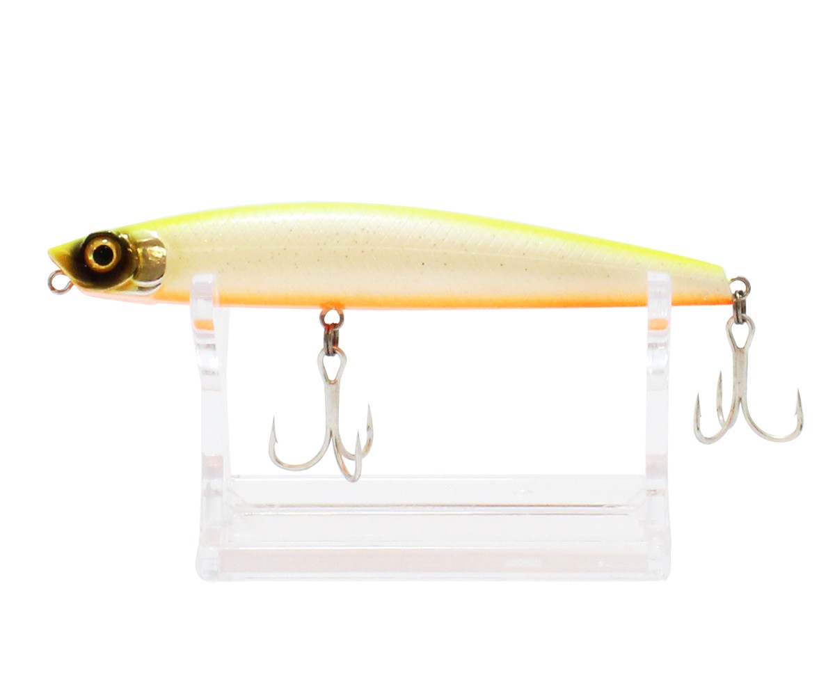 Воблер Sea Buzz Panic Tail 95F Topwater - 9.5cm/8.5g в жълт цвят, с тройни куки за риболовни техники.