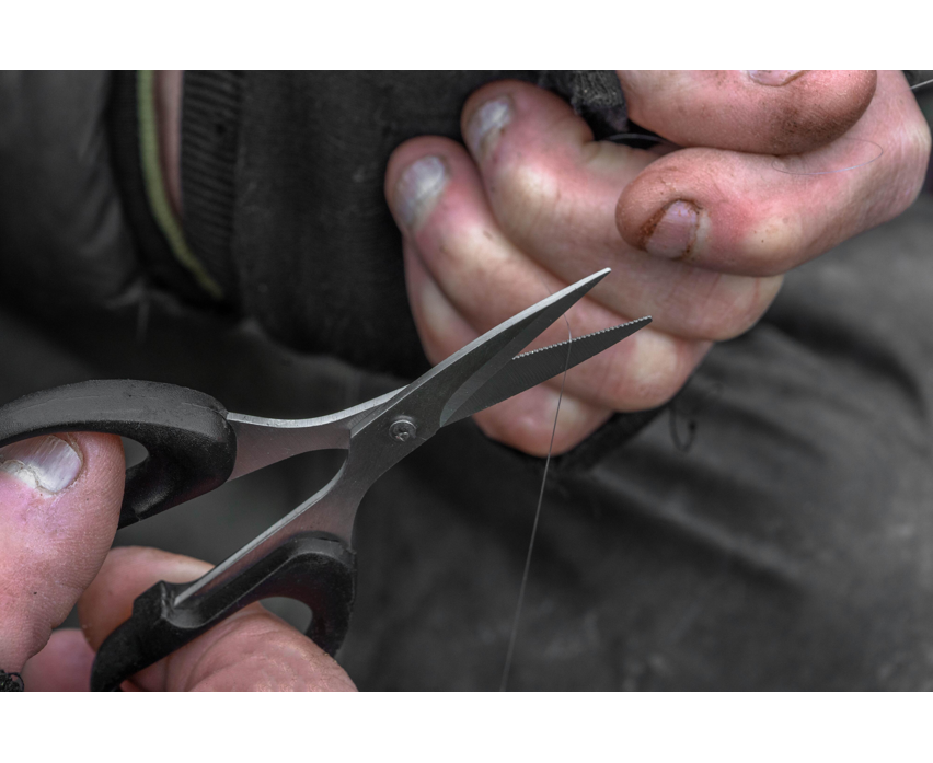 Комплект кутия с игли и ножица KORUM BAITING TOOL & SCISSOR SET