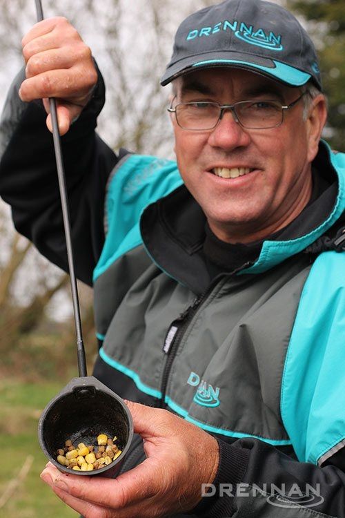 Купички за Щека DRENNAN AQUA POLE POT