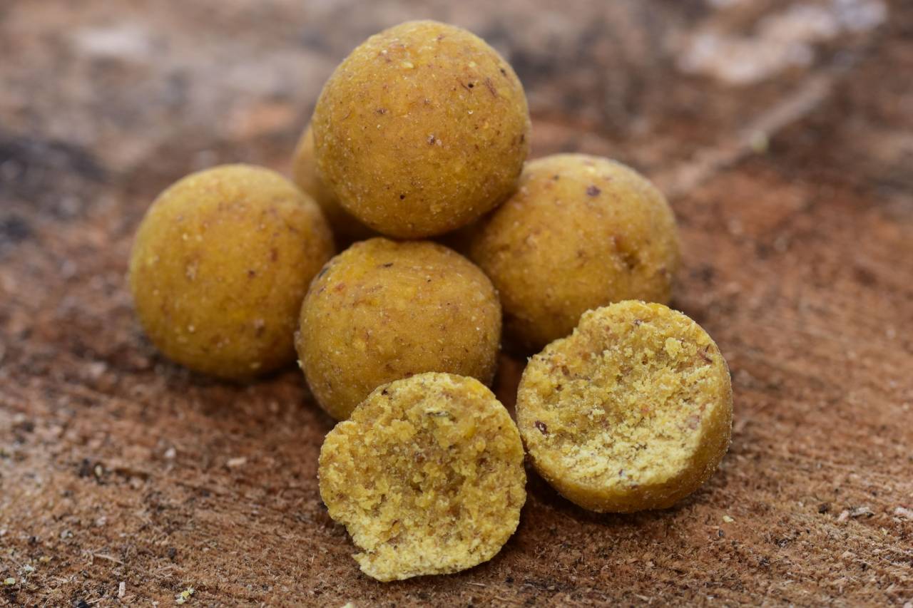 Бойлы Dynamite Baits Big Fish Sweet Tiger & Corn Boilies - 1kg