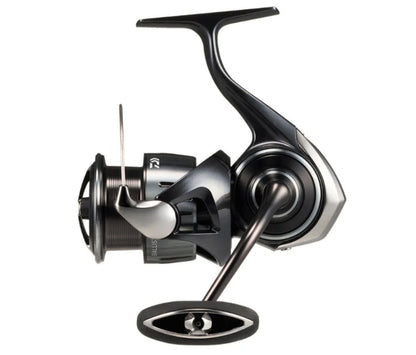 Макара DAIWA 25 BALLISTIC HD LТ - качествена риболовна макара с множество характеристики за всякакви условия.