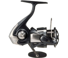 Макара DAIWA 25 BALLISTIC HD LТ в черен цвят, идеална за риболов на сладководни риби.