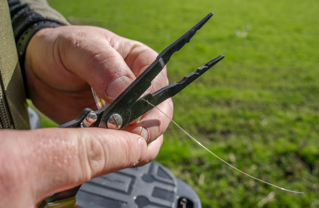 Мултифункционални клещи с карабинер KORUM Multi Tool With QC Lanyard
