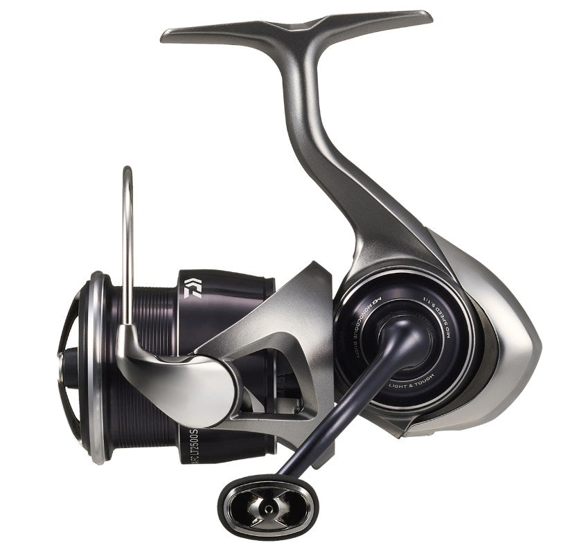 Макара DAIWA 25 CALDIA FC LT в елегантен дизайн, идеална за риболов и такъми.