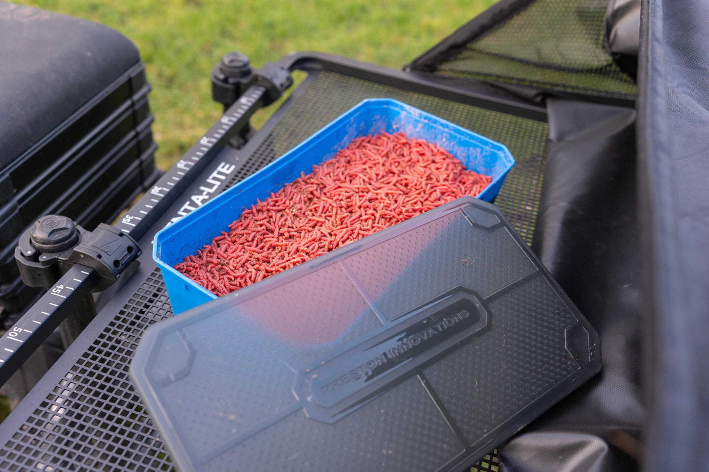 Кутия за стръв PRESTON 6PT BAIT TUB