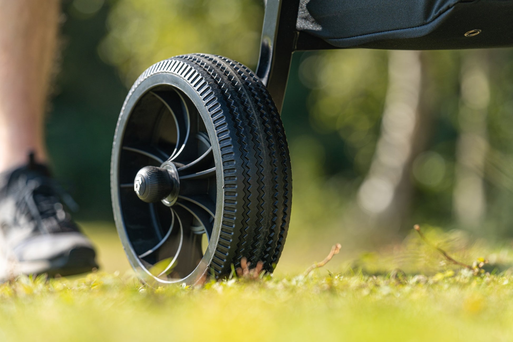 Количка за багаж Daiwa DAIWA FOLD N GO MATCH BARROW с колела, подходяща за риболов и транспорт на такъми