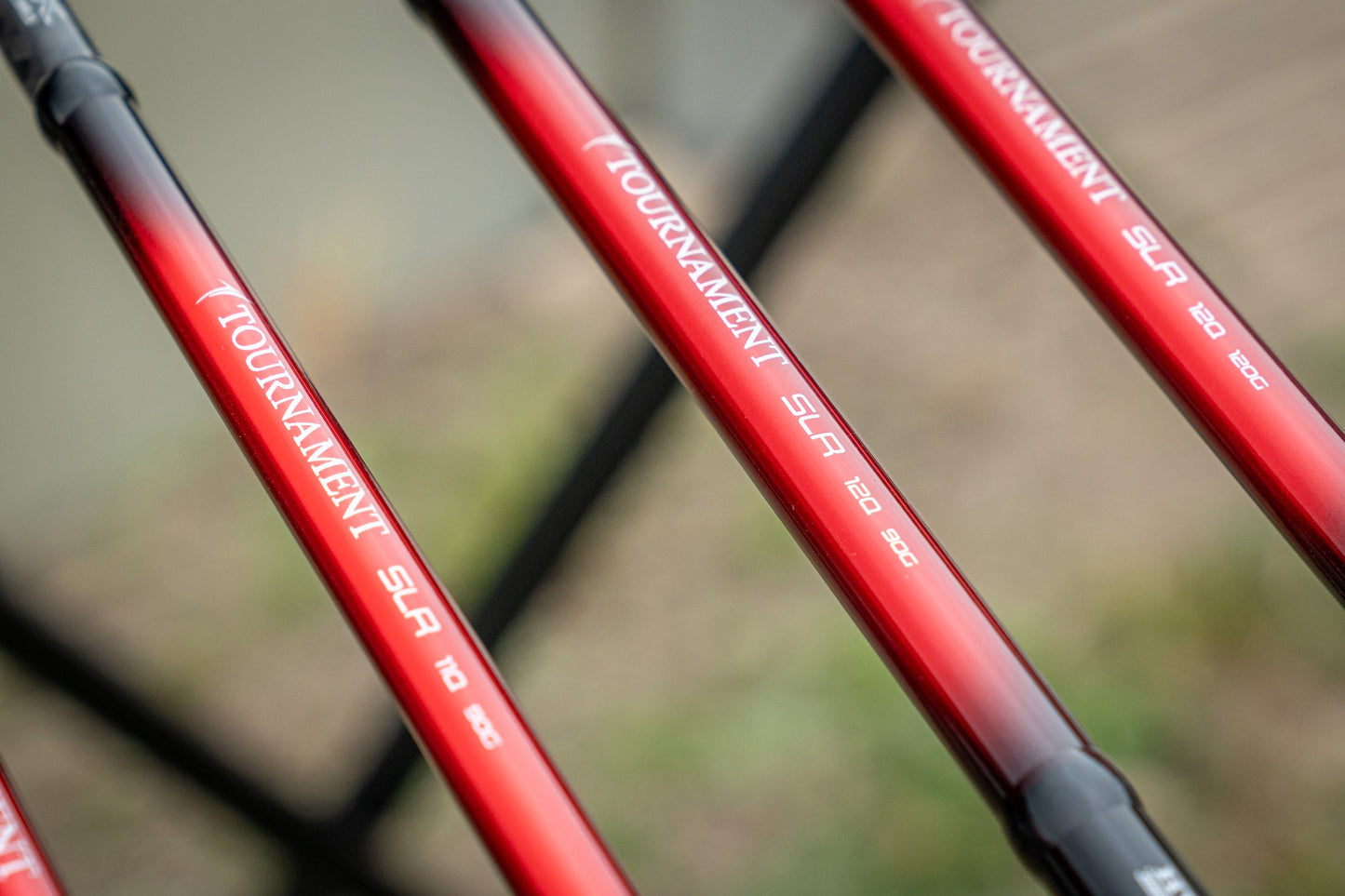 Фидер въдици DAIWA TOURNAMENT SLR - New model 2025 с детайли на червени колени