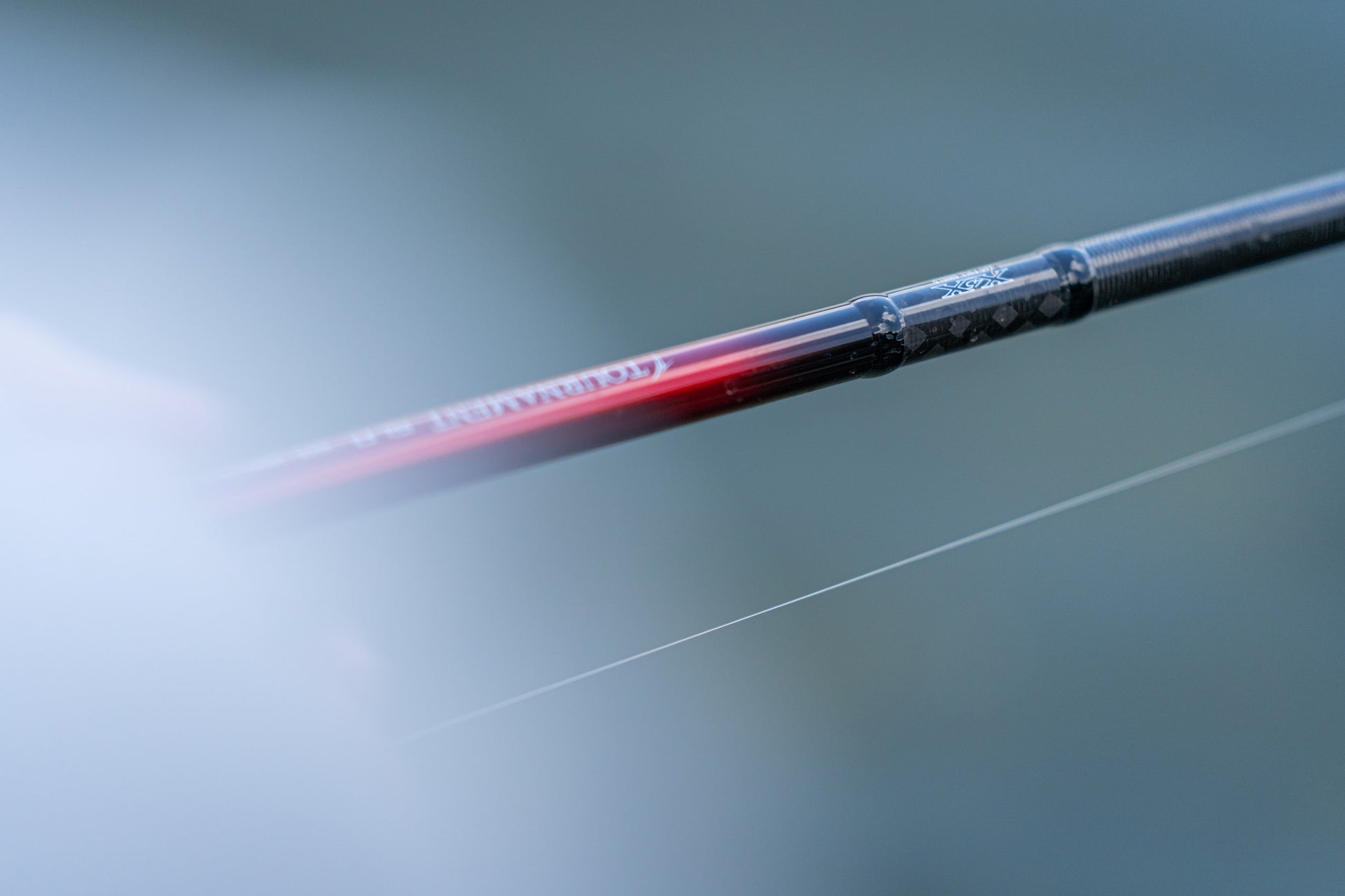 Монофилно влакно Daiwa TOURNAMENT SLR MONOFIL - 300m на риболовен прът, готово за риболов.