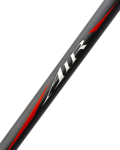 Дръжка за кеп DAIWA 25 AIR LANDING NET HANDLE 4.50m - близък план на дизайна на дръжката.