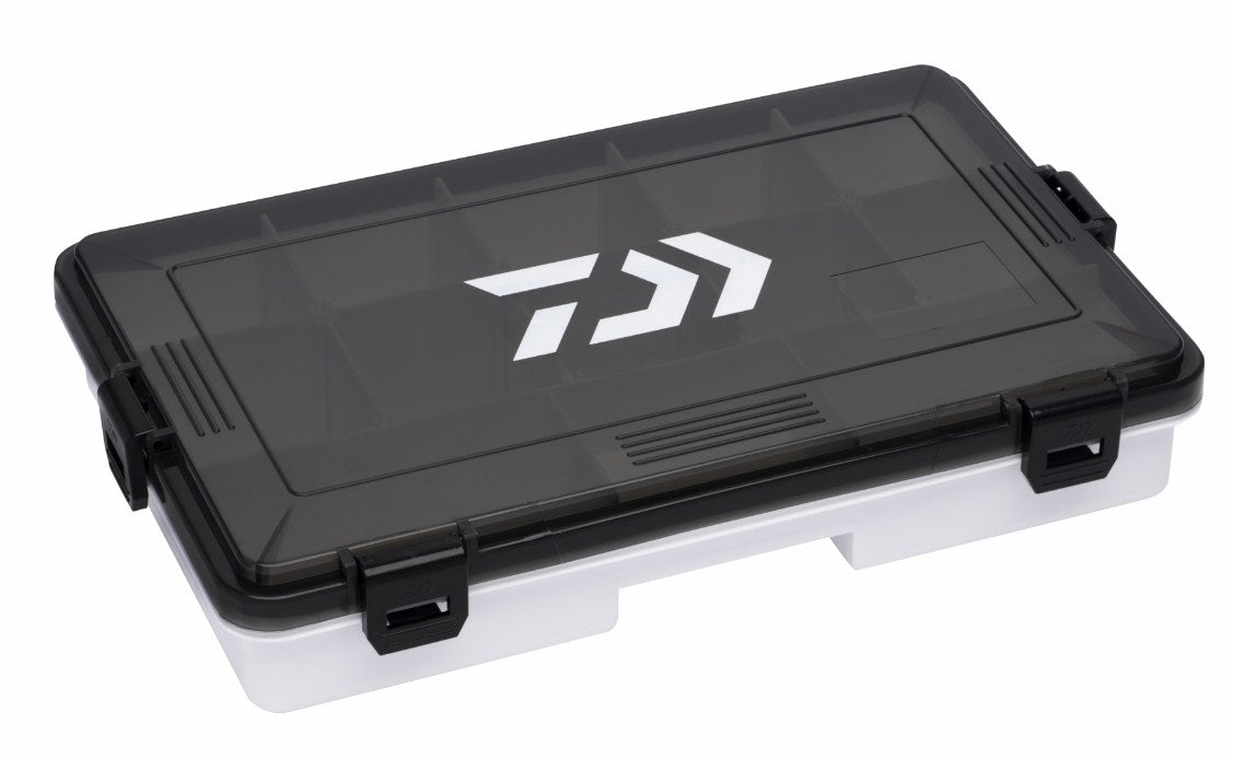 Кутия за риболовни принадлежности DAIWA D-BOX MR TACKLE SYSTEM с плътно затварящ се капак.