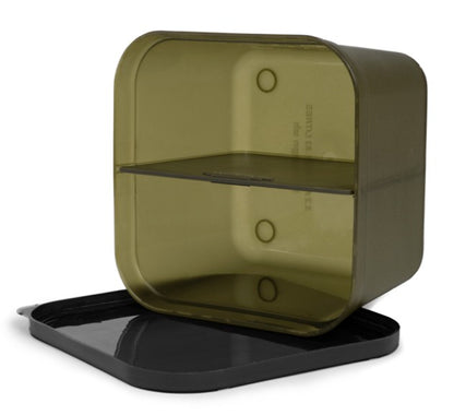 Кутия KORUM DIVIDED BAIT TUB с преграда и плътно затварящ се капак за организиране на стръвта