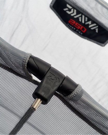 Живарник DAIWA 21 SILVERFISH KEEPNET - 2.5m с алуминиев горен ринг и микромрежа за риболов