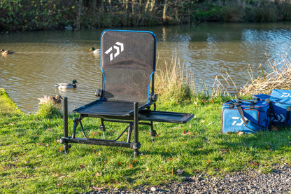 SLIDE TRAY FEEDER CHAIR12