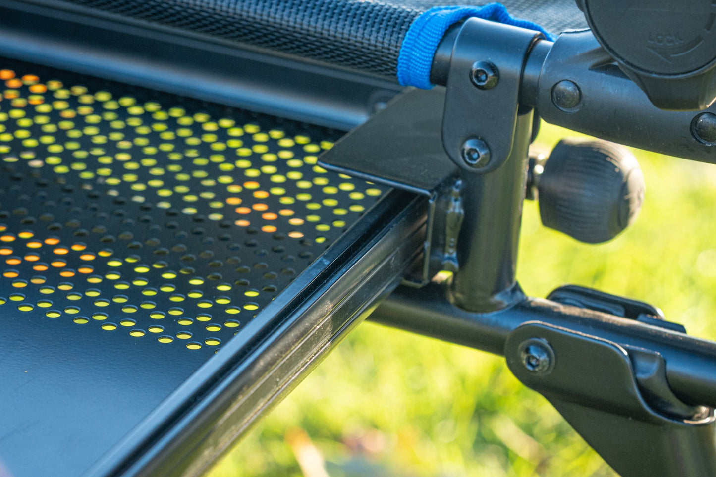 SLIDE TRAY FEEDER CHAIR13