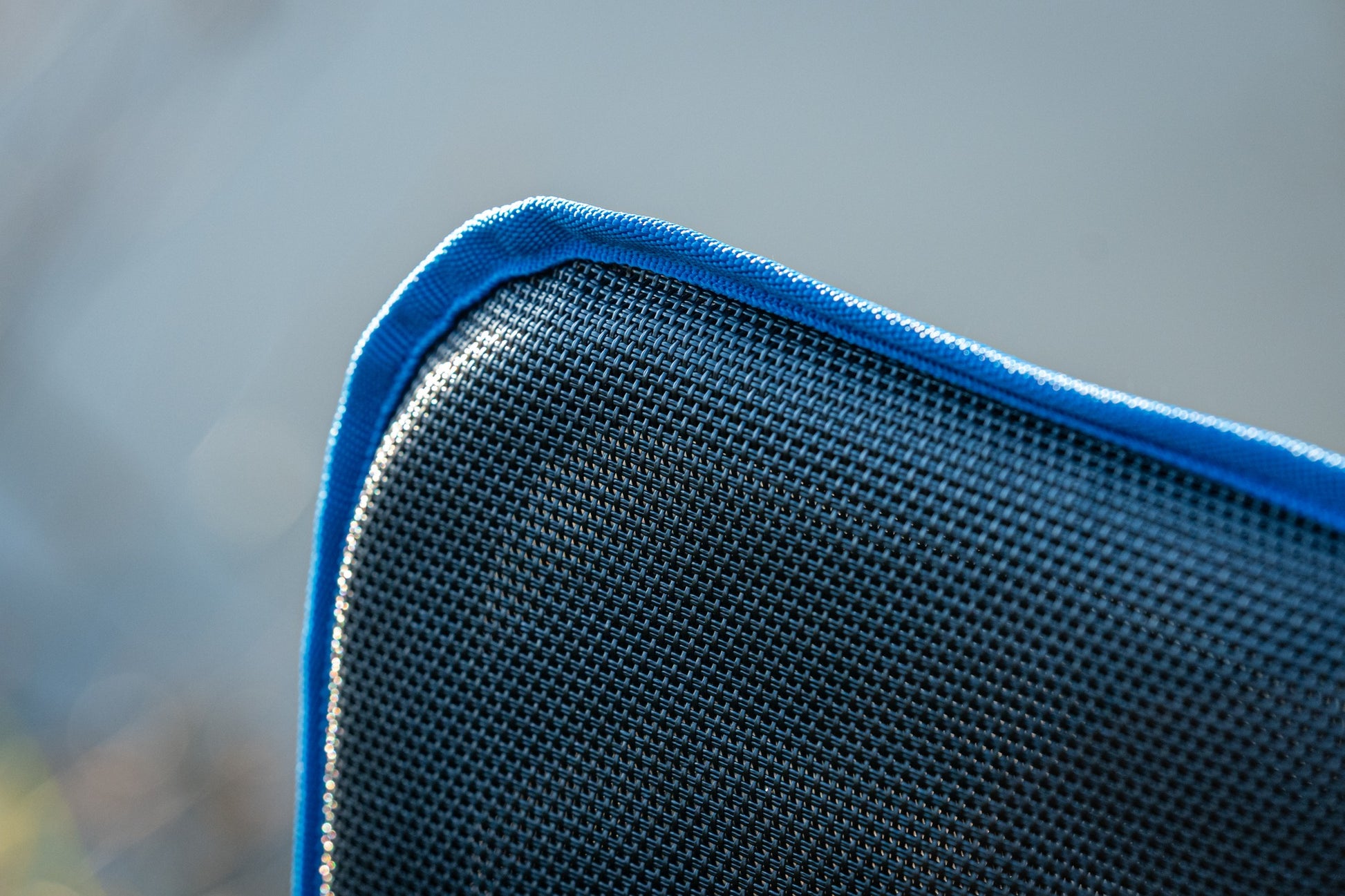 SLIDE TRAY FEEDER CHAIR16