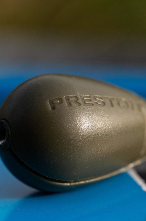 Бавнопотъващи тежести PRESTON ICS SLOW SINKER в детайлно снимано изображение.