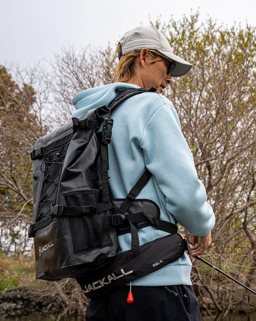 Водоустойчива чанта за спининг риболов JACKALL WATERPROOF BACKPACK L (30L - 35L) - Черна