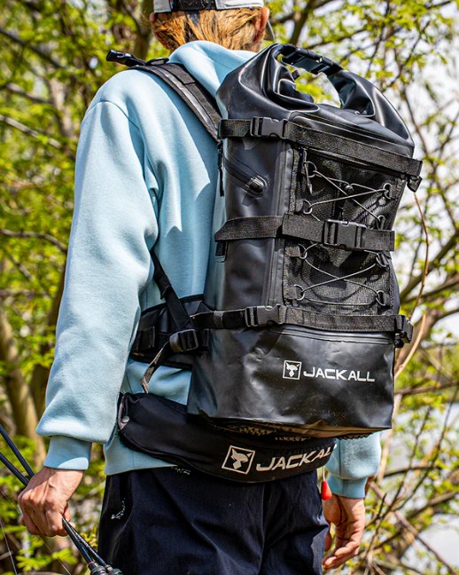 Водоустойчива чанта за спининг риболов JACKALL WATERPROOF BACKPACK L (30L - 35L) - Черна