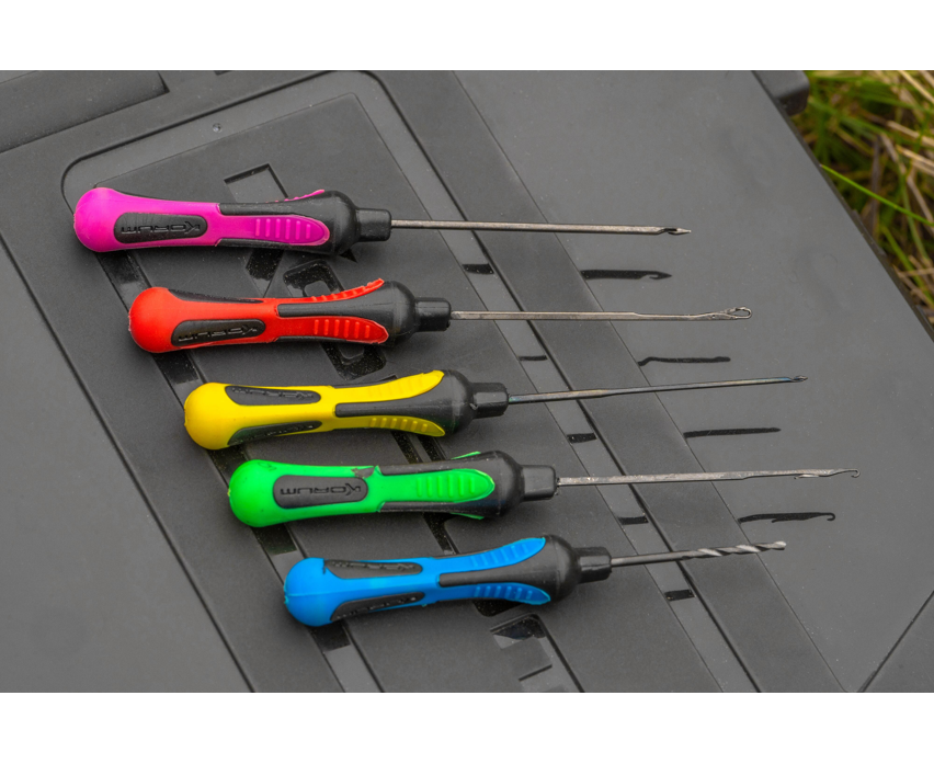 Комплект кутия с игли и ножица KORUM BAITING TOOL & SCISSOR SET