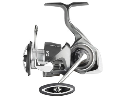 Макара с преден аванс DAIWA 24 LUVIAS LT