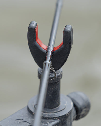Преден държач за въдица DAIWA N'ZON COMPACT FRONT ROD REST, стилен и функционален за риболов с фидер.