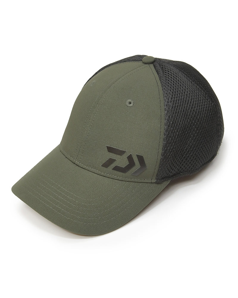 Шапка с козирка DAIWA PRO PERFORMANCE CAP - Green/Black с мрежеста част за удобно носене при риболов.