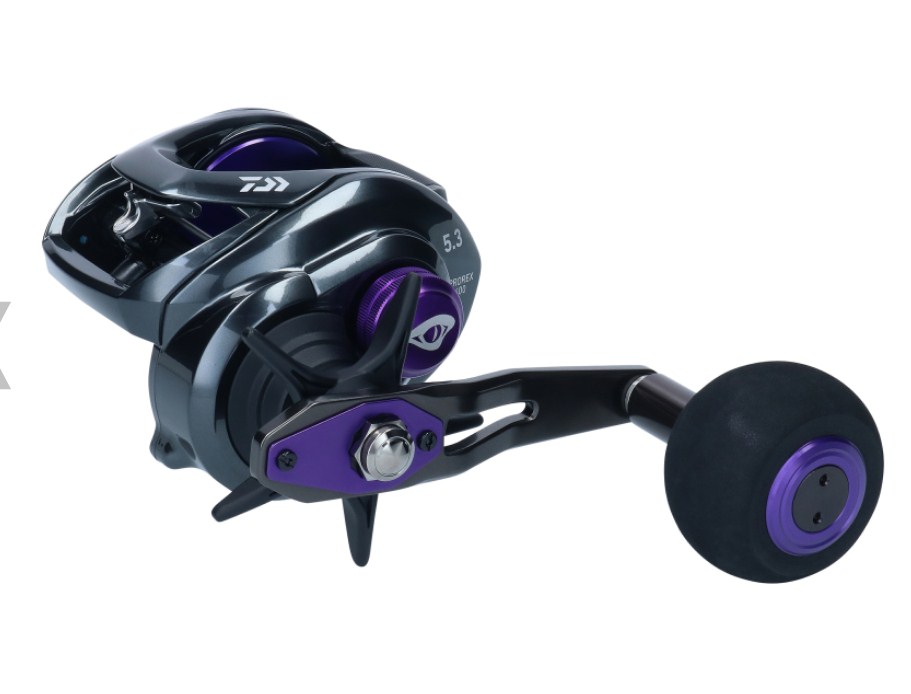 Бейткастинг макара DAIWA 21 PROREX XR TWS 300 PL с модерна база и отлична изработка за риболов.