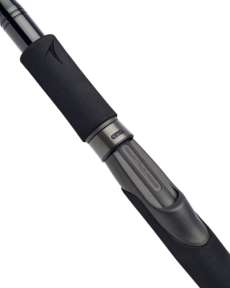 Фидер въдици DAIWA TOURNAMENT SLR - New model 2025 с удобна дръжка за лесно риболовно управление.