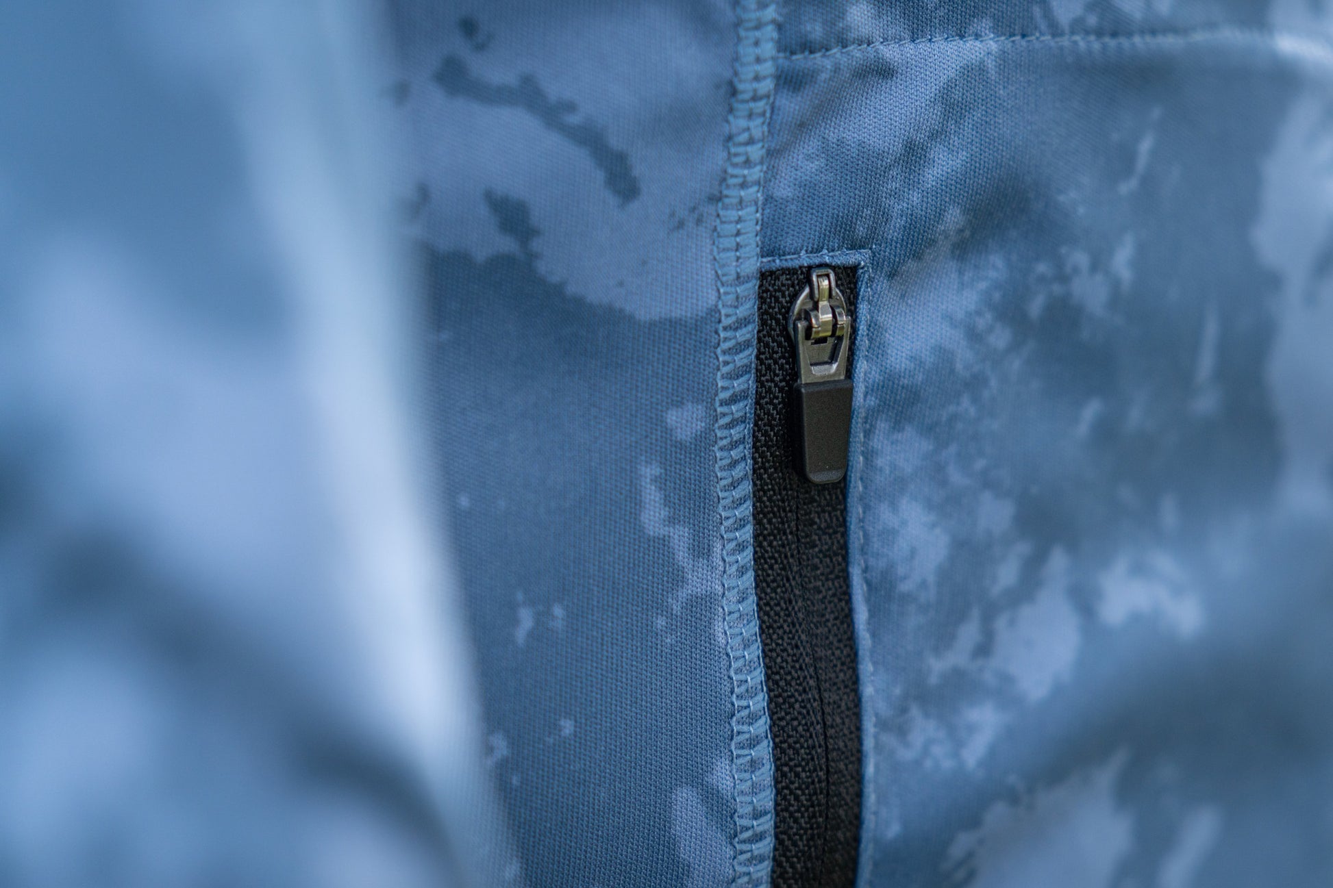 26 DAIWA D-VEC SUN HOODIE BLUE3