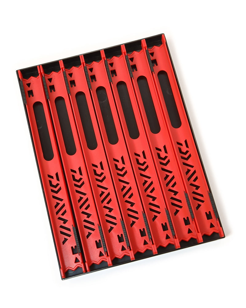 Комплект совалки Daiwa SLIDE WINDERS RED, включващ 7 червени обтегачи за удобно съхранение на влакна.