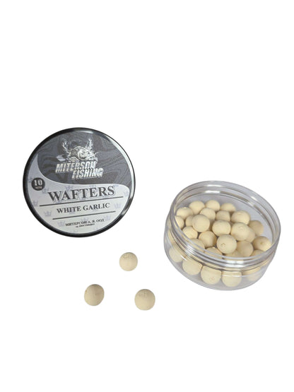 Miterson Premium Wafters Round - 10mm бели чеснови стръвки в опаковка, перфектен избор за шаранджийски риболов.